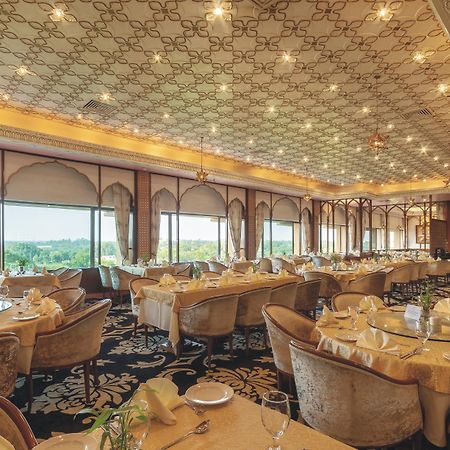 Hotel Clarks Shiraz Agra (Uttar Pradesh) Exterior foto