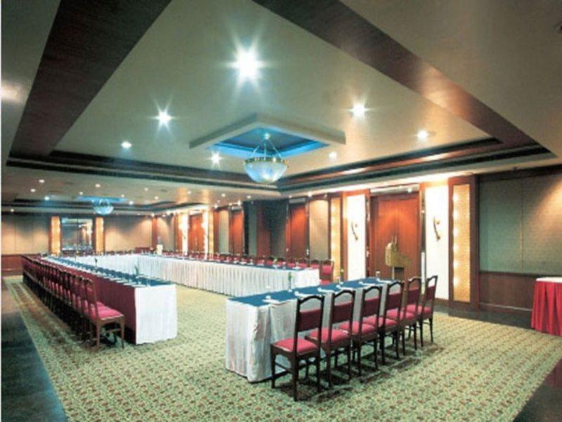 Hotel Clarks Shiraz Agra (Uttar Pradesh) Exterior foto