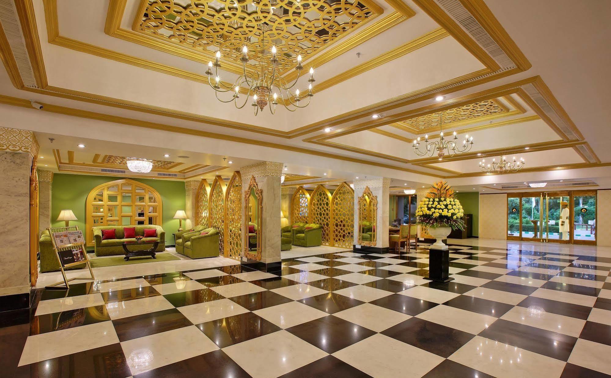 Hotel Clarks Shiraz Agra (Uttar Pradesh) Exterior foto