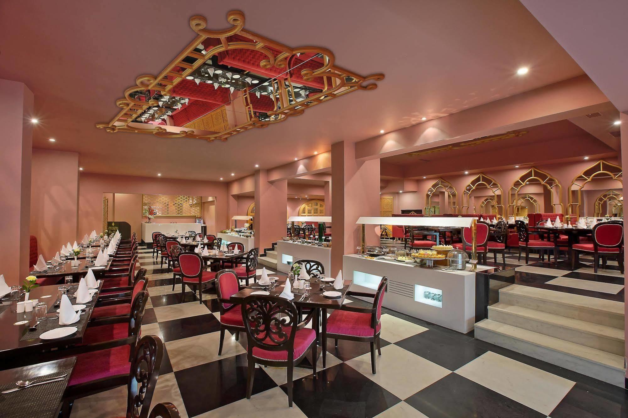 Hotel Clarks Shiraz Agra (Uttar Pradesh) Exterior foto