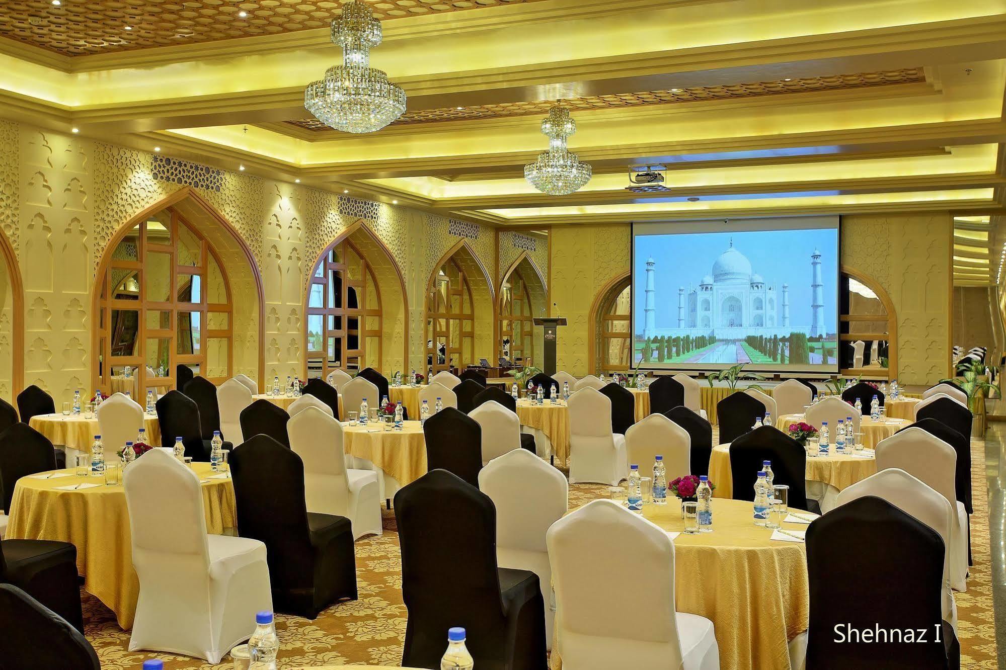 Hotel Clarks Shiraz Agra (Uttar Pradesh) Exterior foto